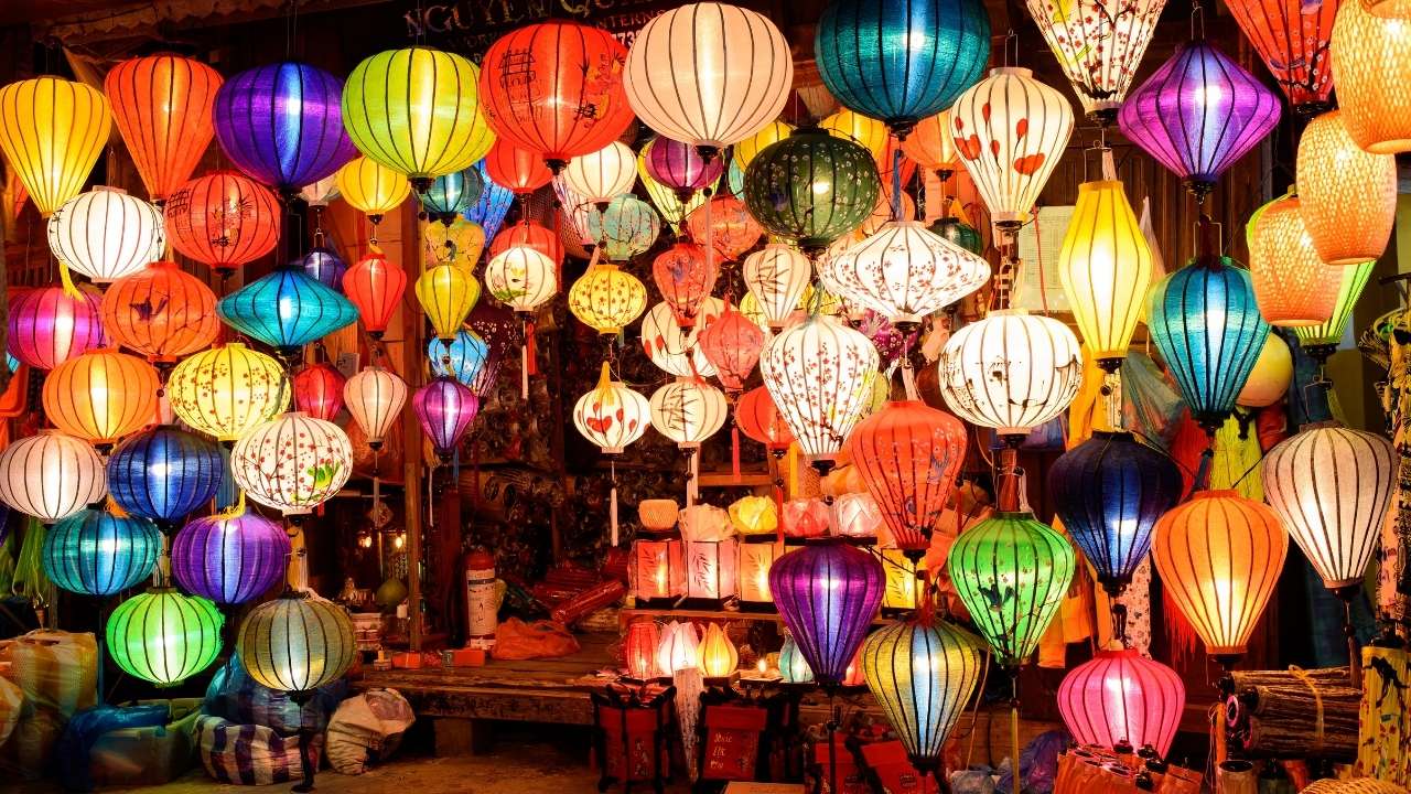 Hoi An Lantern Festival Guide 2025 Schedule & Location - La Siesta Hoi An (1)