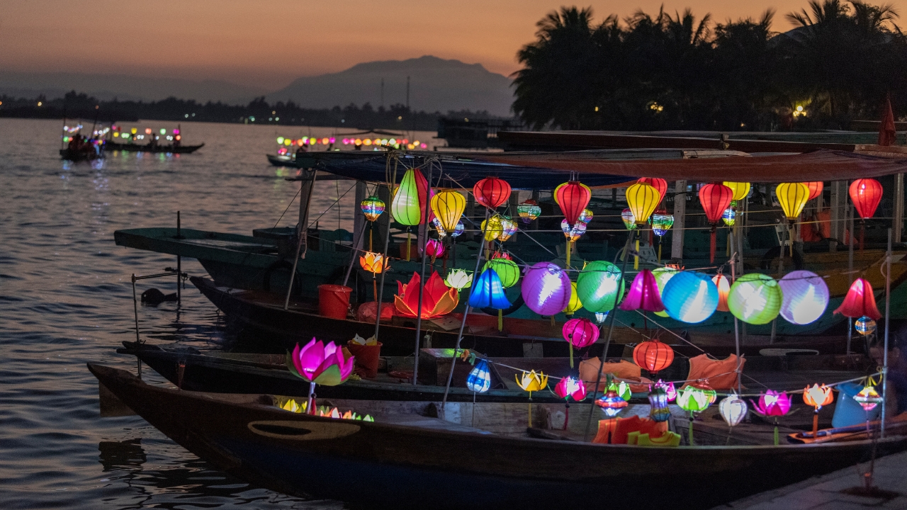 Hoi An Lantern Festival Guide 2025 Schedule & Location - La Siesta Hoi An
