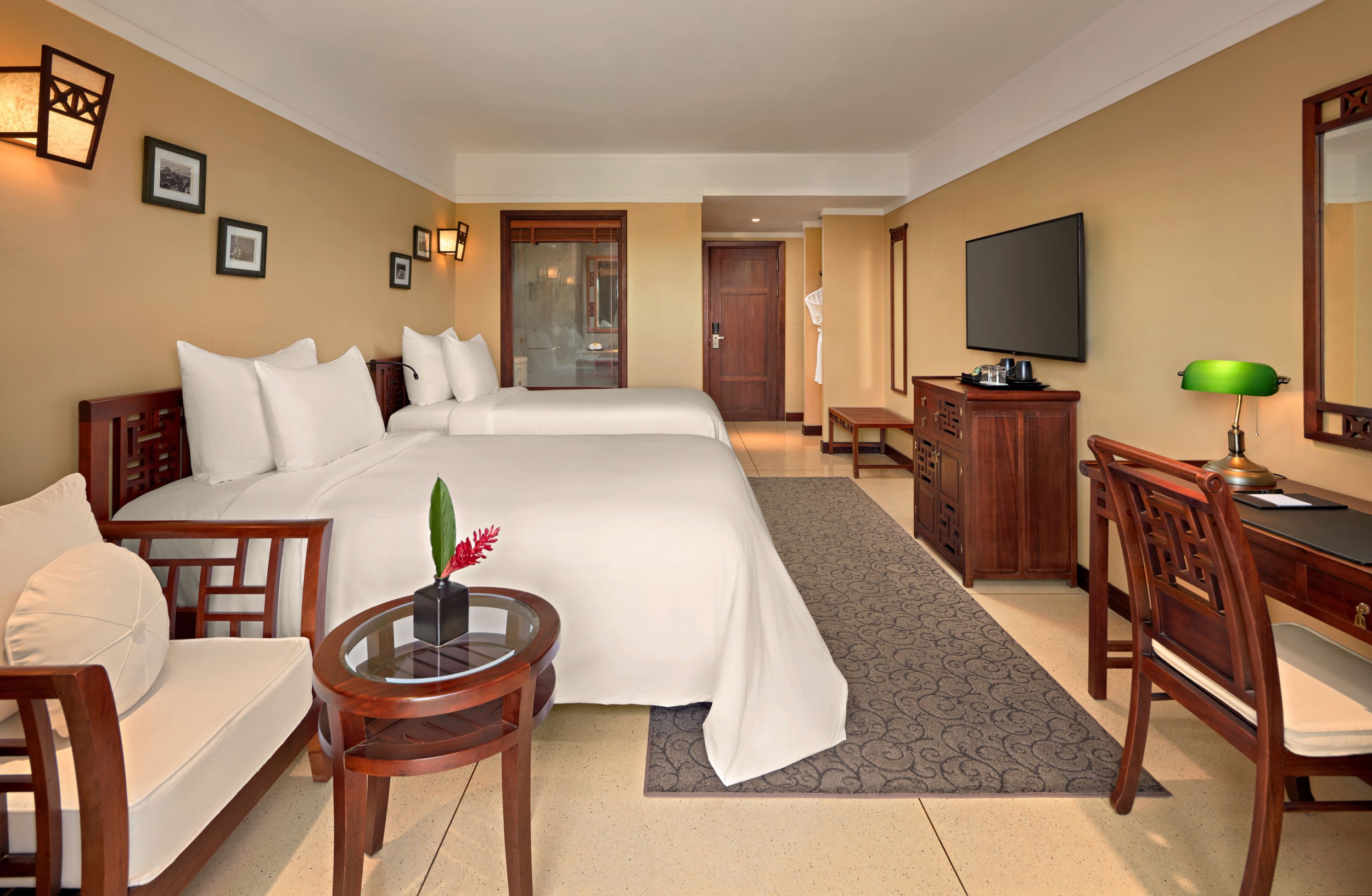 smallDeluxe Balcony_408_02 smallDeluxe Balcony 408 02