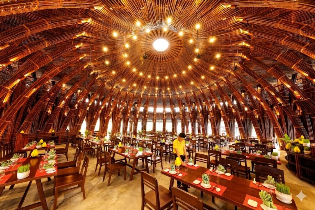 Nhà hàng Nón Lá tại Hoi An Memories Land