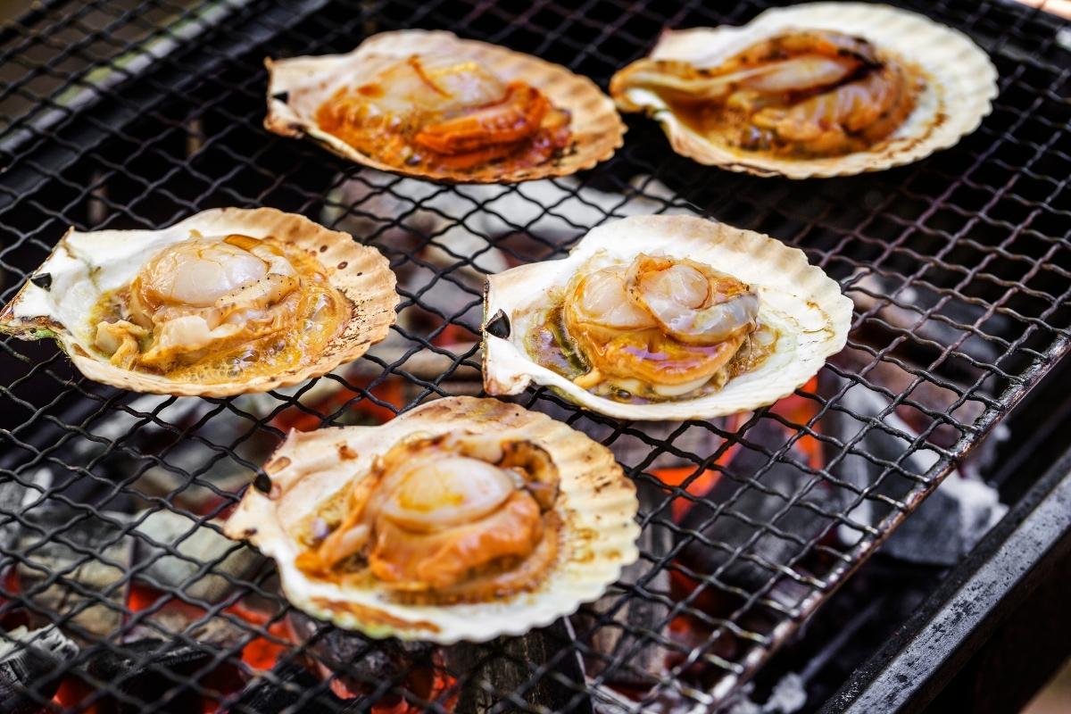 sò điệp nướng tại QQ Restaurant