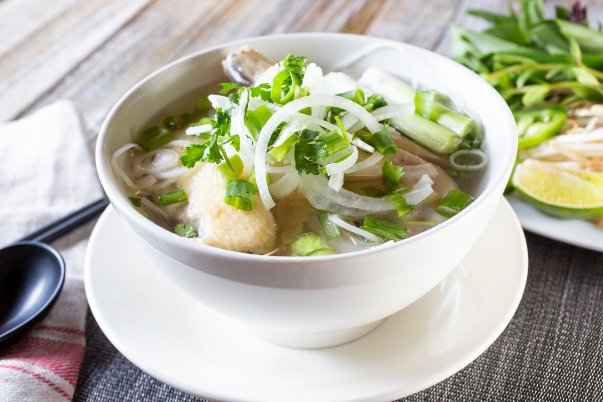 phở gà tại Pause and Enjoy Restaurant